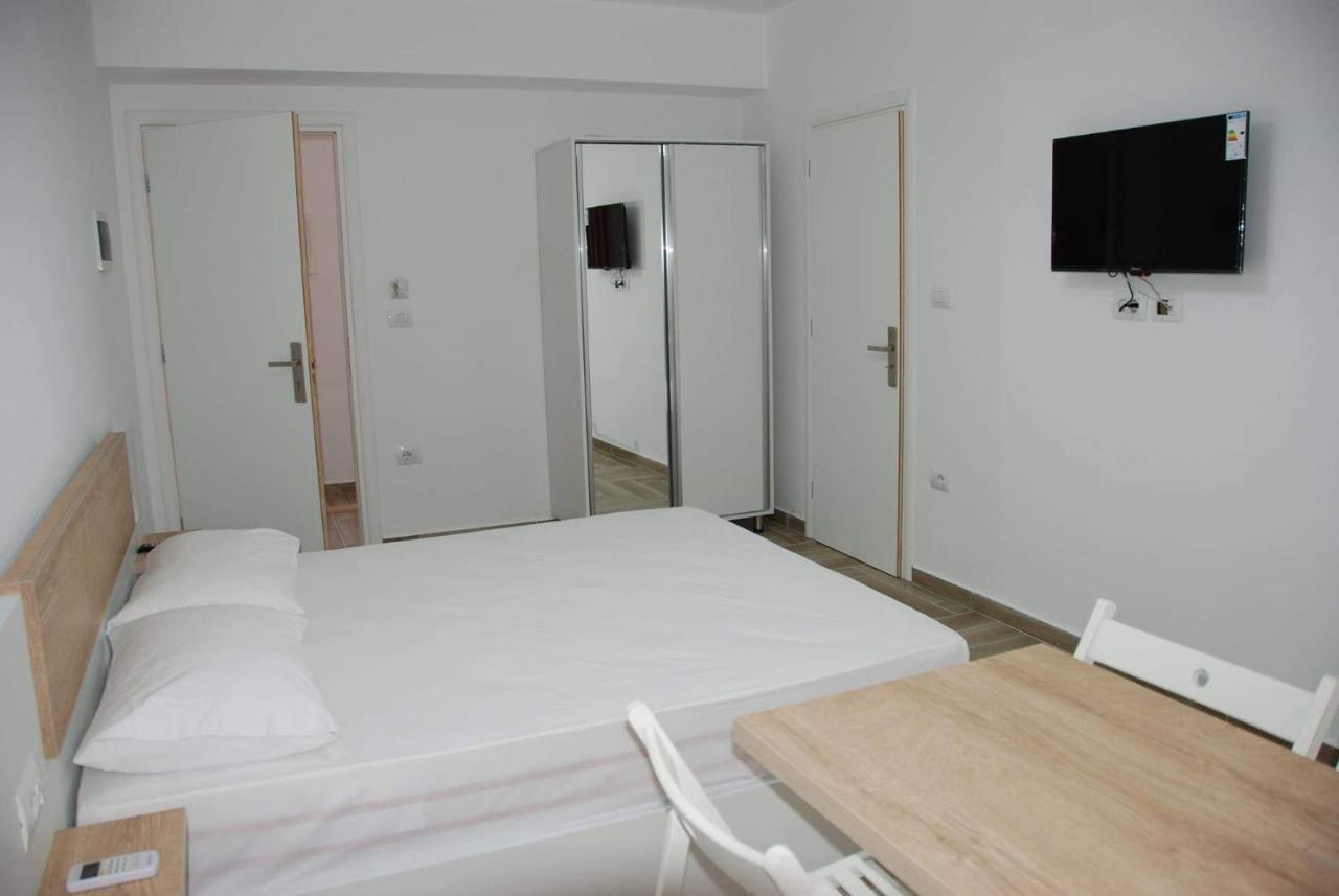 The Hill Hotell Sarandë